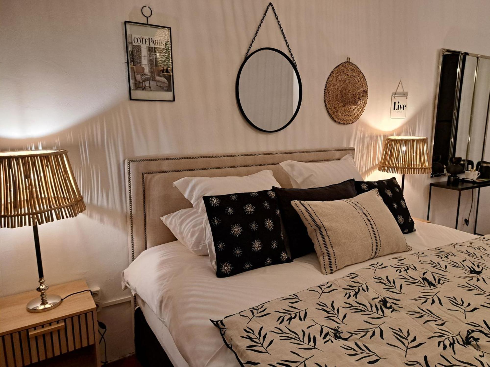 Hotel Le Patio De Sophie シストロン 部屋 写真