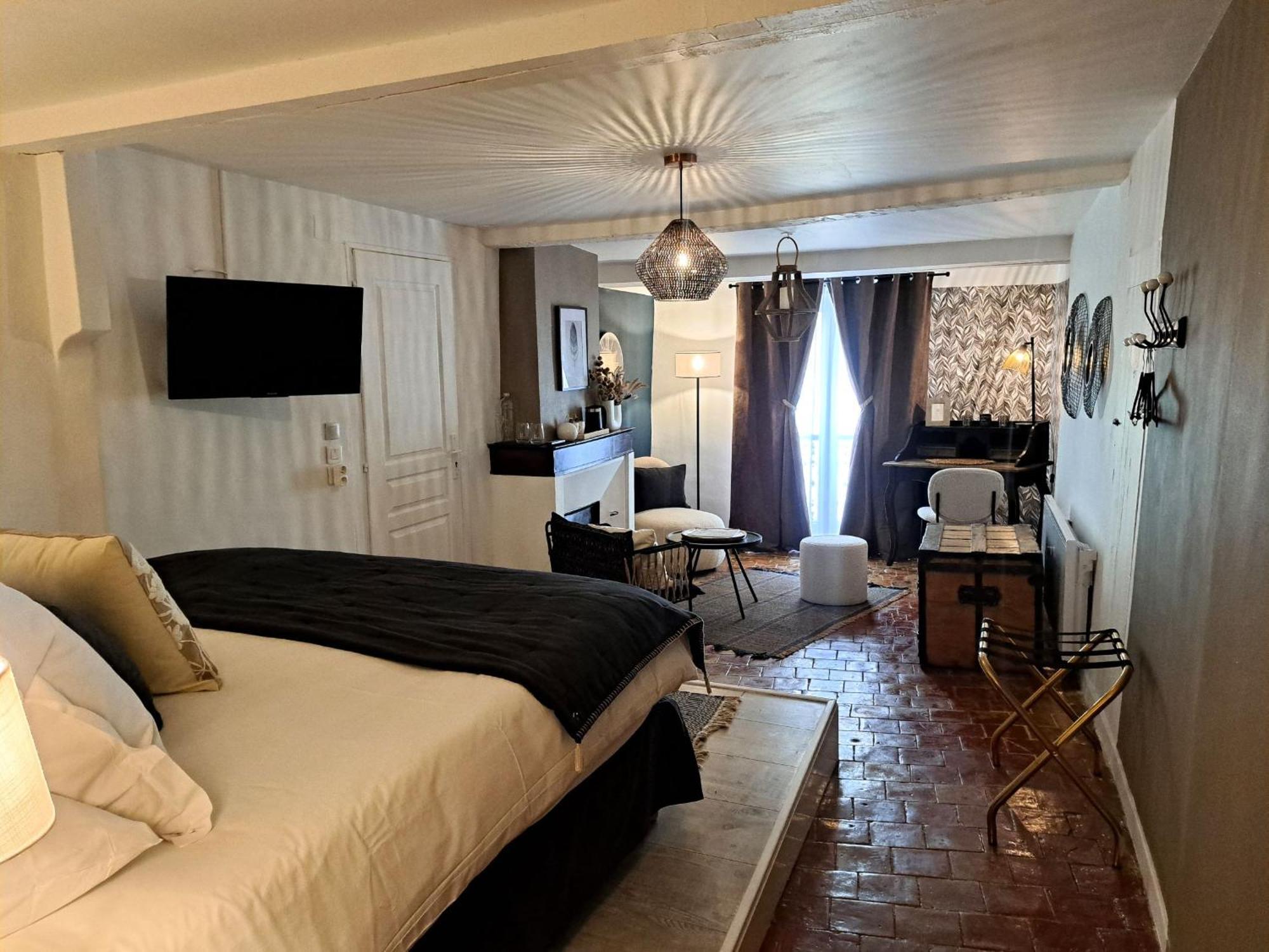 Hotel Le Patio De Sophie シストロン 部屋 写真