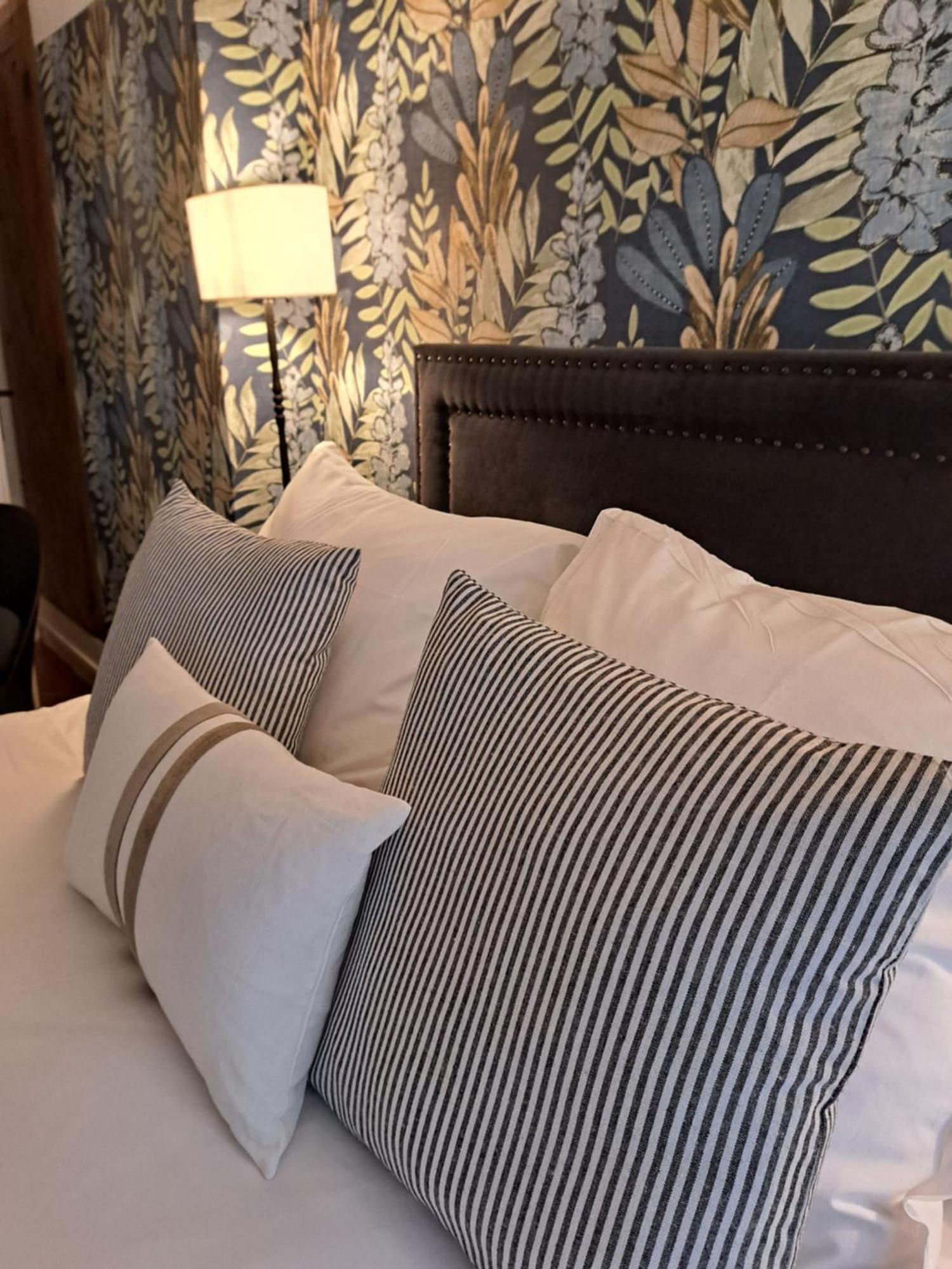 Hotel Le Patio De Sophie シストロン 部屋 写真